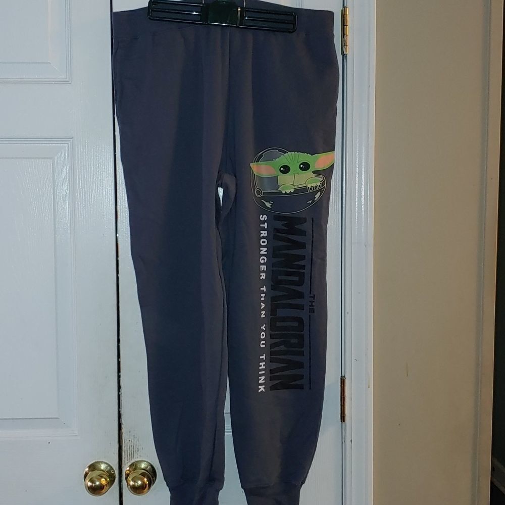 Juniors Star Wars Baby Yoda Sweatpants  Sz XL EUC